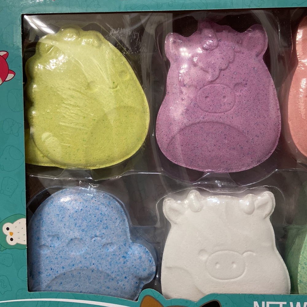 Squishmallows Bath Bomb Charm Set. One size: 8 bath bombs. - Picture 5 of 7